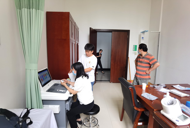 崗前健康檢查一體機